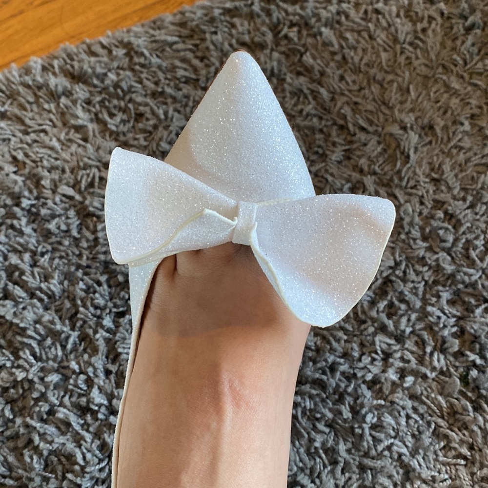 NWT Betsey Johnson Nobble Ivory Bow Glitter Pointed Pumps size 8 - Picture 16 of 16